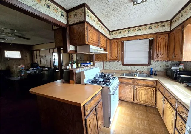 Photo 3 of Single family home for sale at 121 W Newman Ave, Hammond, LA 70403 | MLS# 2571701 | Listing updated on 2026-09-08