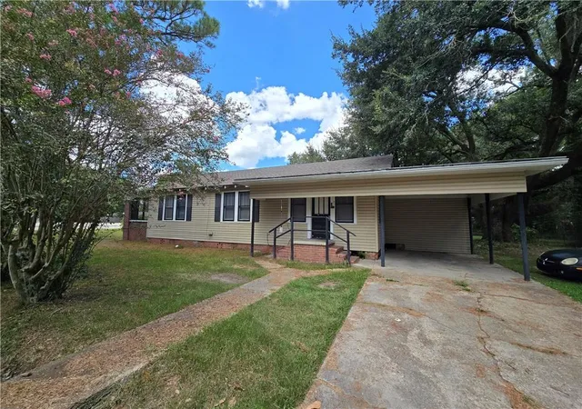 Photo 1 of Single family home for sale at 200 N Carter Sq, Hammond, LA 70401 | MLS# 2572751 | Listing updated on 2026-09-22