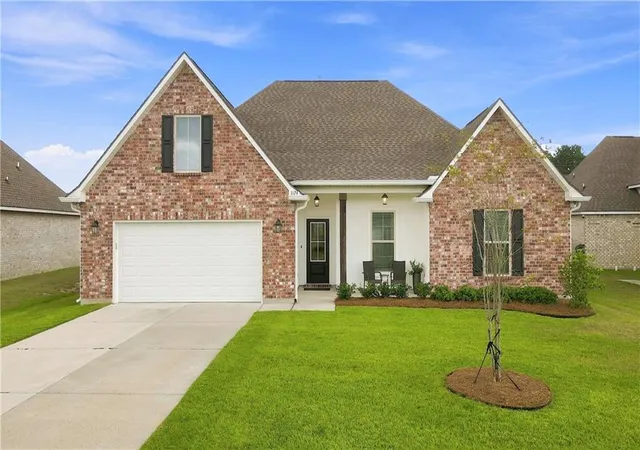 Photo 1 of Single family home for sale at 1174 Barrington Dr, Covington, LA 70435 | MLS# 2572675 | Listing updated on 2026-09-09