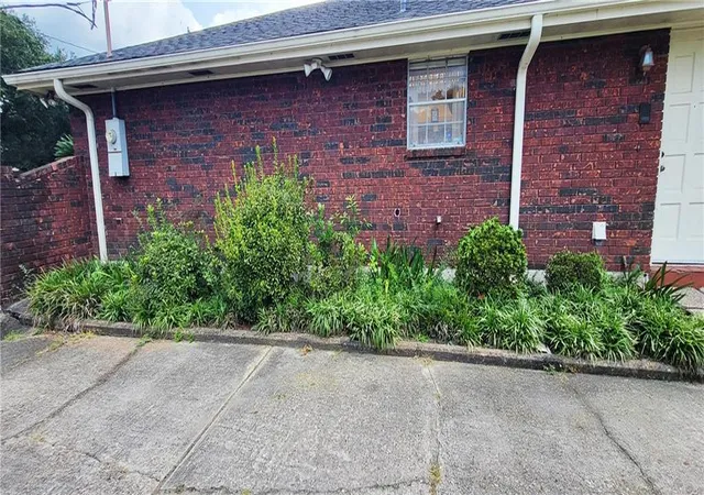 Photo 4 of Single family home for sale at 1700 Transcontinental Dr, Metairie, LA 70001 | MLS# 2570683 | Listing updated on 2026-09-29