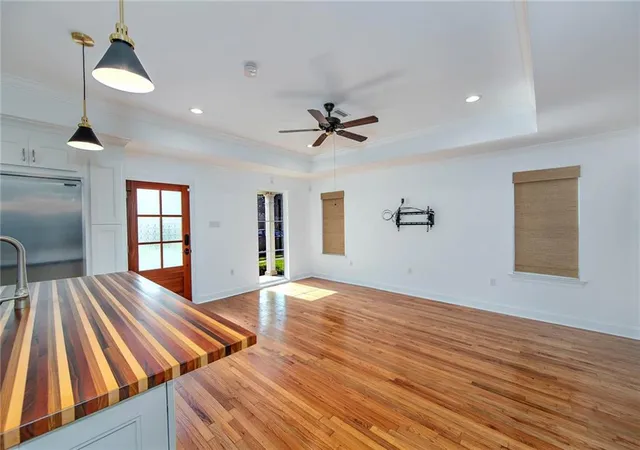 Photo 3 of Single family home for sale at 440 Metairie Lawn Dr, Metairie, LA 70001 | MLS# 2572670 | Listing updated on 2026-09-17