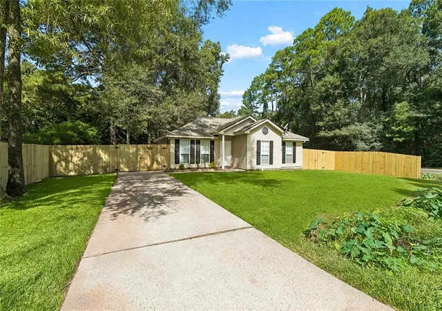 Photo 1 of Single family home for sale at 70511 5th Street, Covington, LA 70433 | MLS# 2572012 | Listing updated on 2026-09-21