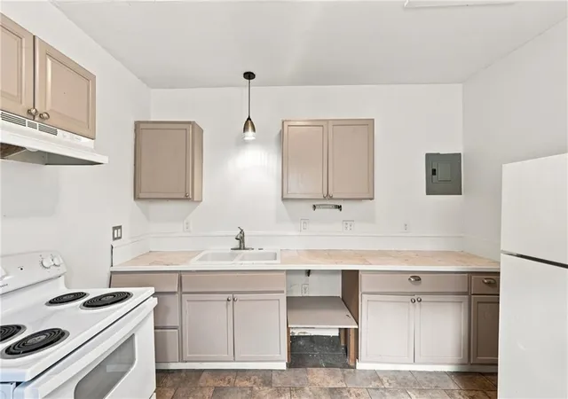 Listing Photo 5 - Condo for sale in building located at 1324 26 General Ogden St, New Orleans, LA 70118