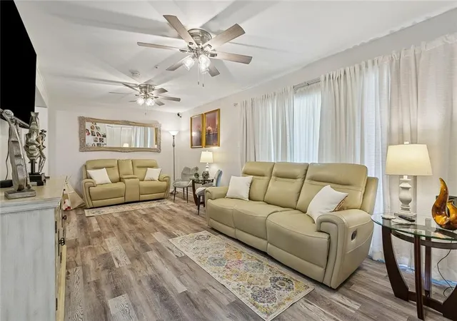 Photo 2 of Condo for sale at 1161 Lake Ave #206, Metairie, LA 70005 | MLS# 2572877 | Listing updated on 2026-09-04