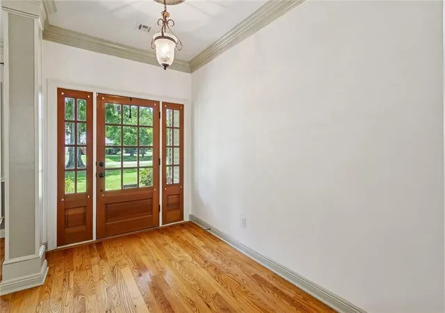 Photo 3 of Single family home for sale at 126 Tchefuncte Parc Dr, Madisonville, LA 70447 | MLS# 2572282 | Listing updated on 2026-09-02