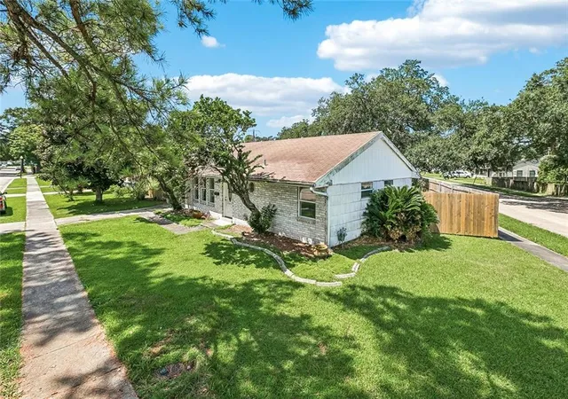 Photo 2 of Sale Pending at 10048 Judy Dr, River Ridge, LA 70123 | MLS# 2572932 | Listing updated on 2026-09-12