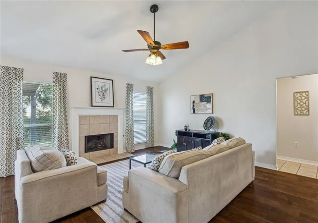 Photo 3 of Single family home for sale at 1118 Mary Kevin Dr, Slidell, LA 70461 | MLS# 2572881 | Listing updated on 2026-10-06