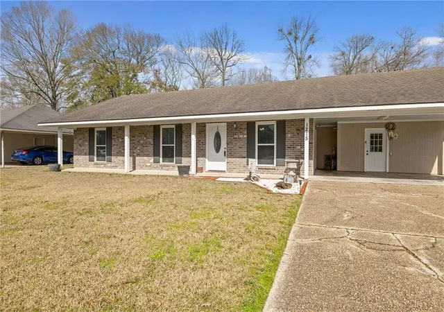 Photo 2 of Single family home for sale at 1215 Jason Dr, Denham Springs, LA 70726 | MLS# 2572966 | Listing updated on 2026-09-10