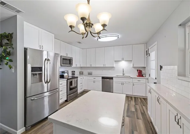 Photo 3 of Single family home for sale at 1215 Jason Dr, Denham Springs, LA 70726 | MLS# 2572966 | Listing updated on 2026-09-10