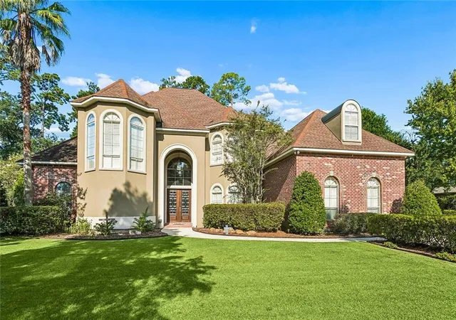Photo 1 of Sale Pending at 313 Pencarrow Cir, Madisonville, LA 70447 | MLS# 2571823 | Listing updated on 2026-09-21