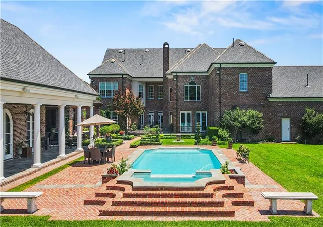 Photo 2 of Single family home for sale at 266 Citrus Rd, River Ridge, LA 70123 | MLS# 2572992 | Listing updated on 2026-09-14