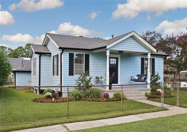 Photo 2 of Single family home for sale at 622 Division St, Metairie, LA 70001 | MLS# 2572972 | Listing updated on 2026-10-04