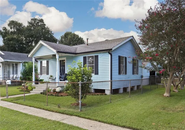 Photo 3 of Single family home for sale at 622 Division St, Metairie, LA 70001 | MLS# 2572972 | Listing updated on 2026-10-04