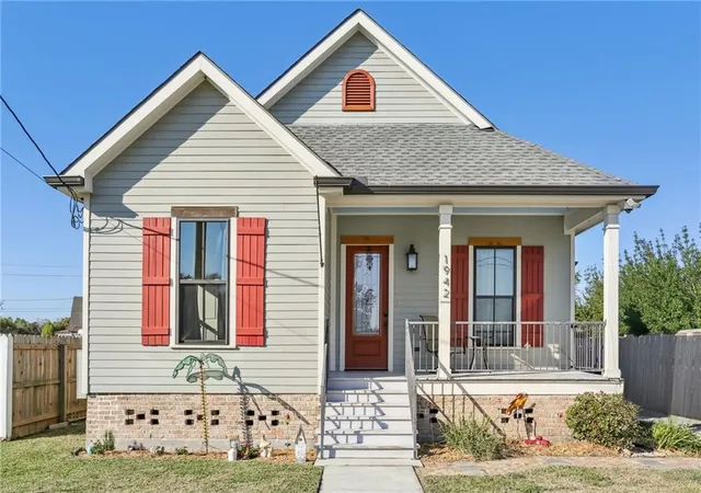 Photo 2 of Single family home for sale at 1942 Rose St, Arabi, LA 70032 | MLS# 2573031 | Listing updated on 2026-10-05