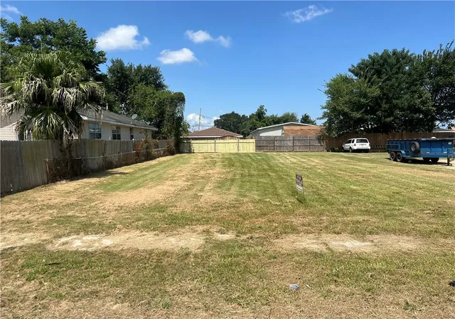 Photo 3 of Land for sale at 922 S Upland Ave, Metairie, LA 70003 | MLS# 2573059 | Listing updated on 2026-09-24