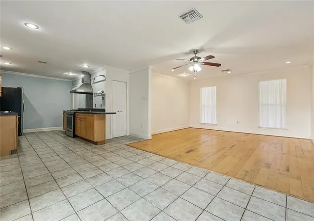 Photo 3 of Single family home for sale at 4104 Haring Rd, Metairie, LA 70006 | MLS# 2573008 | Listing updated on 2026-09-09