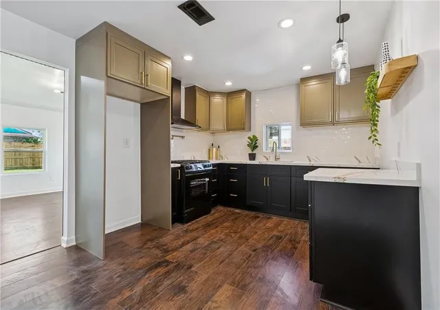 Photo 2 of Single family home for sale at 153 Elaine Dr, Westwego, LA 70094 | MLS# 2573101 | Listing updated on 2026-08-30