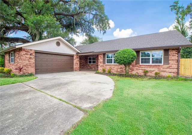 Photo 1 of Single family home for sale at 104 Bocage Dr, Luling, LA 70070 | MLS# 2568449 | Listing updated on 2026-09-08
