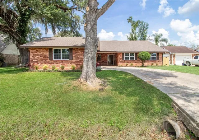 Photo 2 of Single family home for sale at 104 Bocage Dr, Luling, LA 70070 | MLS# 2568449 | Listing updated on 2026-09-08