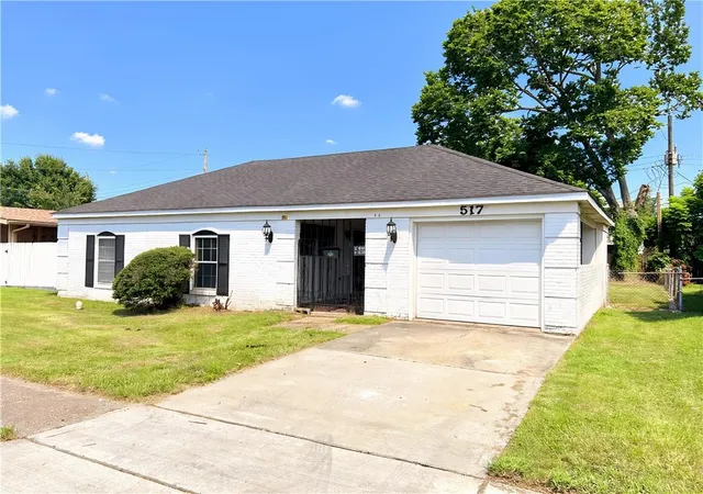 Photo 2 of Single family home for sale at 517 Farmington Pl, Terrytown, LA 70056 | MLS# 2573173 | Listing updated on 2026-09-10