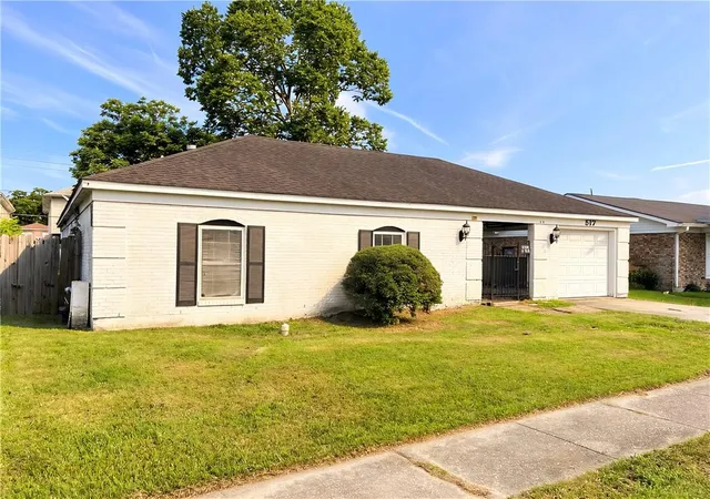 Photo 3 of Single family home for sale at 517 Farmington Pl, Terrytown, LA 70056 | MLS# 2573173 | Listing updated on 2026-09-10