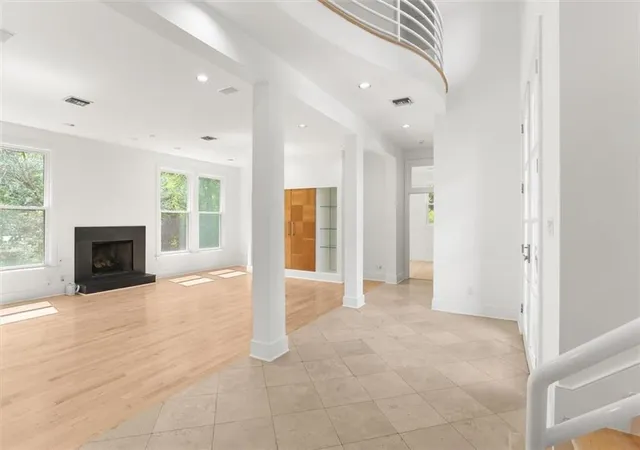 Photo 2 of Single family home for sale at 8 Shoal Crk Dr, New Orleans, LA 70131 | MLS# 2573241 | Listing updated on 2026-09-20