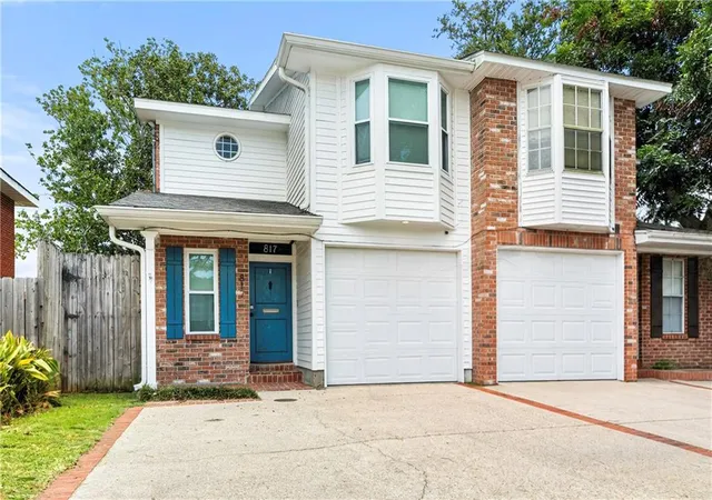 Townhouse for sale at 817 Cleary Ave, Metairie, LA 70001 | MLS# 2572821