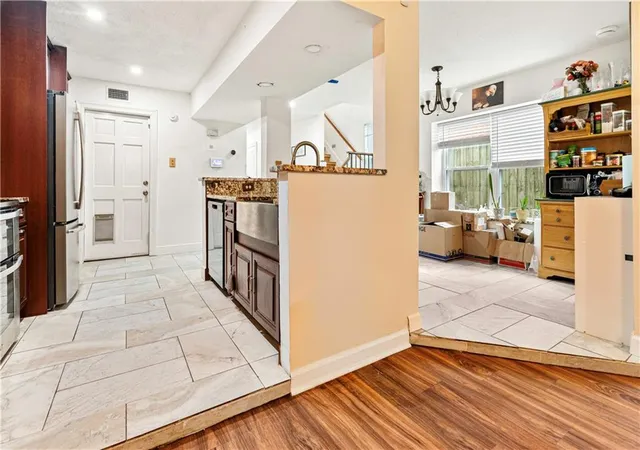 Photo 4 of Townhouse for sale at 817 Cleary Ave, Metairie, LA 70001 | MLS# 2572821 | Listing updated on 2026-09-27