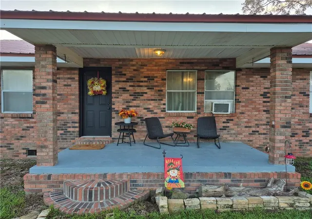 Photo 4 of Single family home for sale at 32380 Holmesville Rd, Mount Hermon, LA 70450 | MLS# 2573152 | Listing updated on 2026-09-16