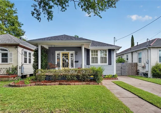 Photo 1 of Single family home for sale at 807 Navarre Ave, New Orleans, LA 70124 | MLS# 2572113 | Listing updated on 2026-09-21