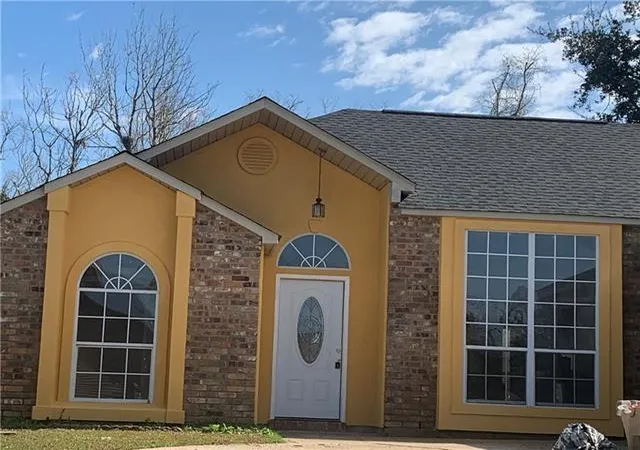 Photo 1 of Sale Pending at 1900 English Colony Dr, La Place, LA 70068 | MLS# 2571863 | Listing updated on 2026-09-09