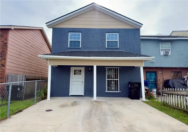 Photo 2 of Townhouse for sale at 148 Westpark Ct, New Orleans, LA 70114 | MLS# 2573373 | Listing updated on 2026-09-15