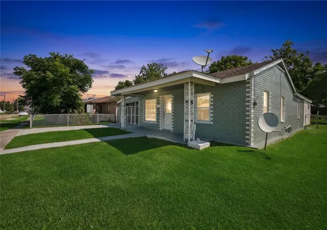 Photo 2 of Single family home for sale at 1941 Estalote Ave, Harvey, LA 70058 | MLS# 2572242 | Listing updated on 2026-09-29
