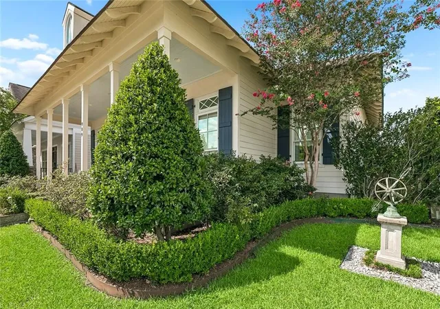 Photo 3 of Single family home for sale at 909 Tezcucco Ct, Covington, LA 70433 | MLS# 2572820 | Listing updated on 2026-09-10