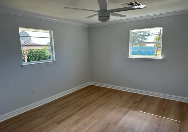 Photo 3 of Single family home for sale at 2215 Newton St, Gretna, LA 70053 | MLS# 2573469 | Listing updated on 2026-10-03