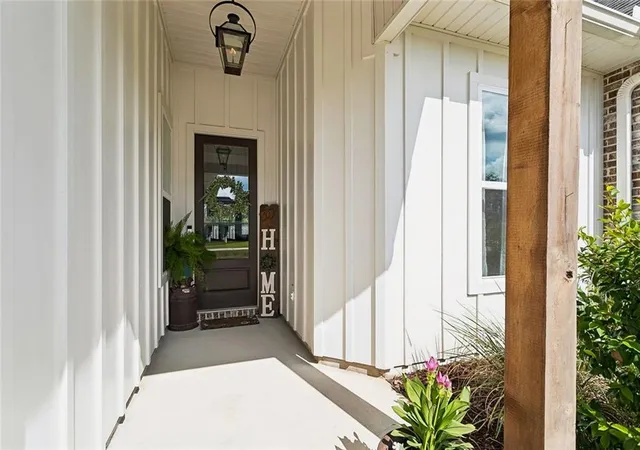 Photo 2 of Sale Pending at 2312 Cours Carson St, Mandeville, LA 70448 | MLS# 2573402 | Listing updated on 2026-09-11