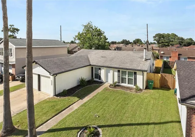 Photo 3 of Single family home for sale at 2536 Eastview Dr, Harvey, LA 70058 | MLS# 2573442 | Listing updated on 2026-10-05