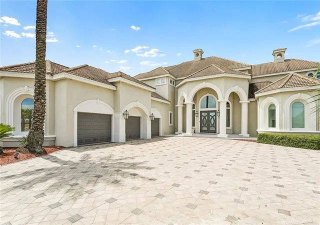 Photo 2 of Mansion for sale at 2065 S Lakeshore Blvd, Slidell, LA 70461 | MLS# 2573246 | Listing updated on 2026-09-04
