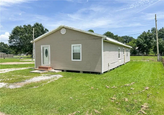 Photo 2 of Single family home for sale at 115 Butler St, Thibodaux, LA 70301 | MLS# 2573564 | Listing updated on 2026-09-17
