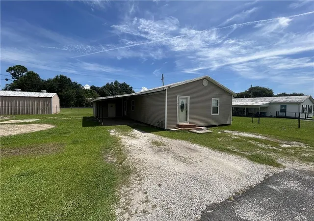 Photo 4 of Single family home for sale at 115 Butler St, Thibodaux, LA 70301 | MLS# 2573564 | Listing updated on 2026-09-17
