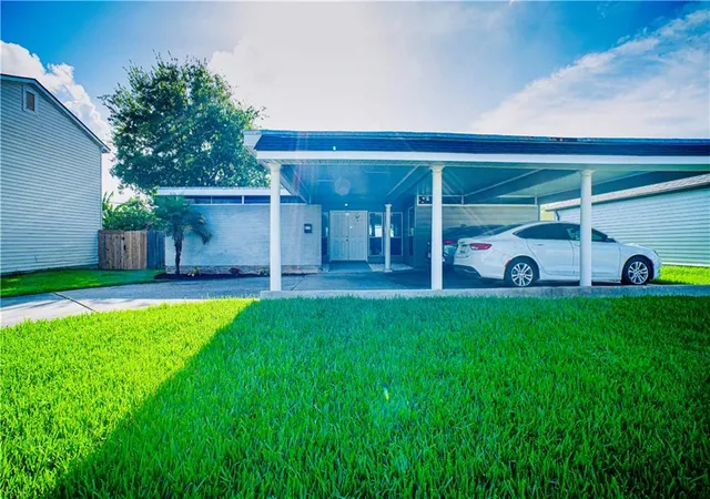 Photo 1 of Sale Pending at 657 E Marlin Ct, Terrytown, LA 70056 | MLS# 2573584 | Listing updated on 2026-09-16