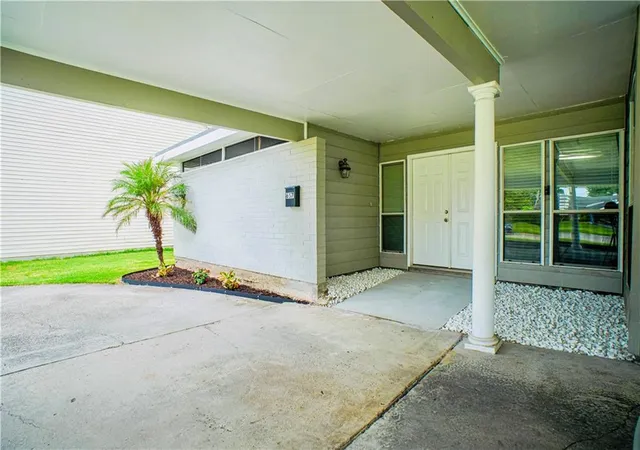 Photo 2 of Sale Pending at 657 E Marlin Ct, Terrytown, LA 70056 | MLS# 2573584 | Listing updated on 2026-09-16