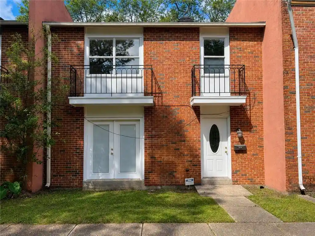 Listing Photo 1 - Condo for sale in 7702 Belcrest Pl located at 7702 Belcrest Pl, New Orleans, LA 70126 - Unit #7702