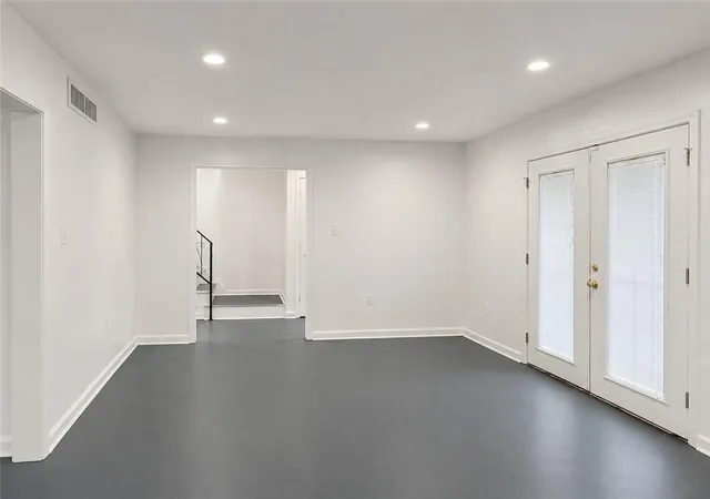 Listing Photo 3 - Condo for sale in building located at 7702 Belcrest Pl, New Orleans, LA 70126 - Unit #7702