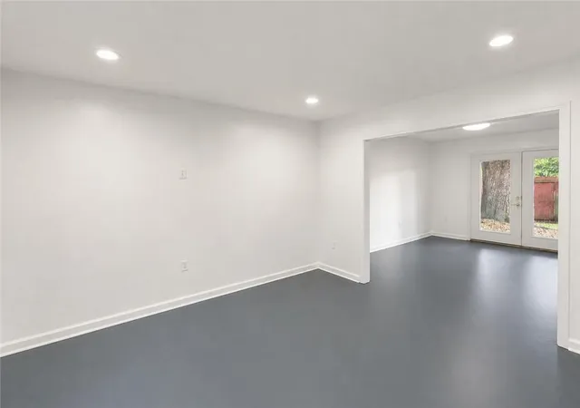 Listing Photo 4 - Condo for sale in building located at 7702 Belcrest Pl, New Orleans, LA 70126 - Unit #7702