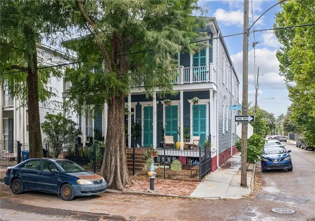 Listing Photo 1 - Condo for sale in building located at 1000 Euterpe St, New Orleans, LA 70130 - Unit #0