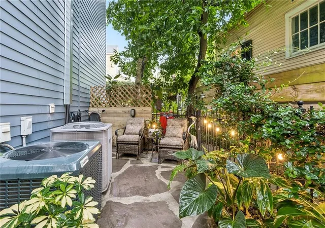 Listing Photo 4 - Condo for sale in building located at 1000 Euterpe St, New Orleans, LA 70130 - Unit #0