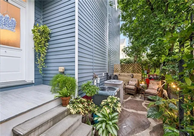 Listing Photo 5 - Condo for sale in building located at 1000 Euterpe St, New Orleans, LA 70130 - Unit #0