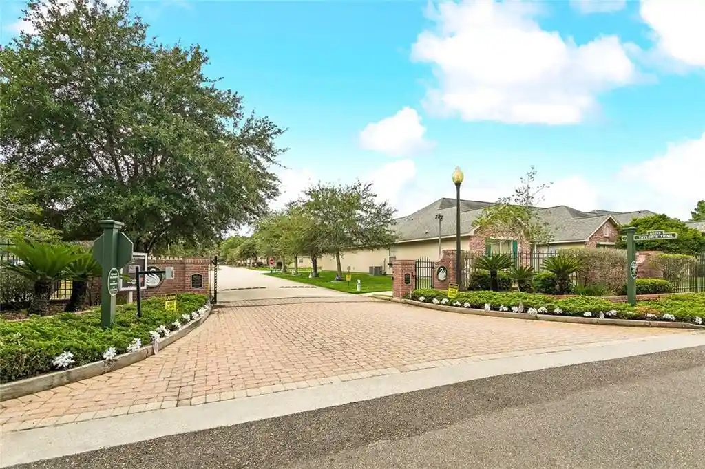 Listing Photo 1 - Condo for sale in 40145 Taylors Trl Trace located at 40145 Taylors Trl Trace, Slidell, LA 70461 - Unit #302