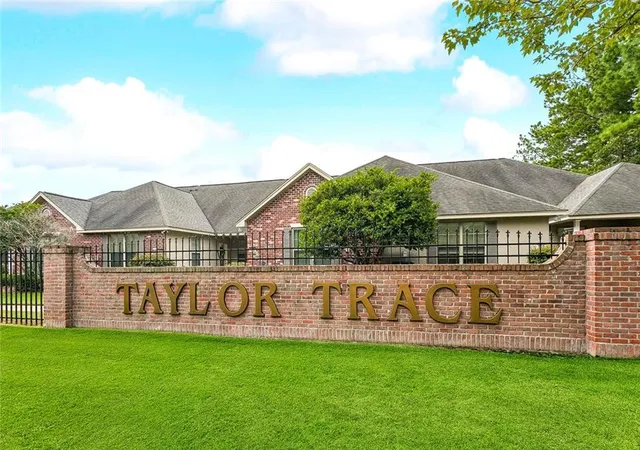 Listing Photo 2 - Condo for sale in building located at 40145 Taylors Trl Trace, Slidell, LA 70461 - Unit #302